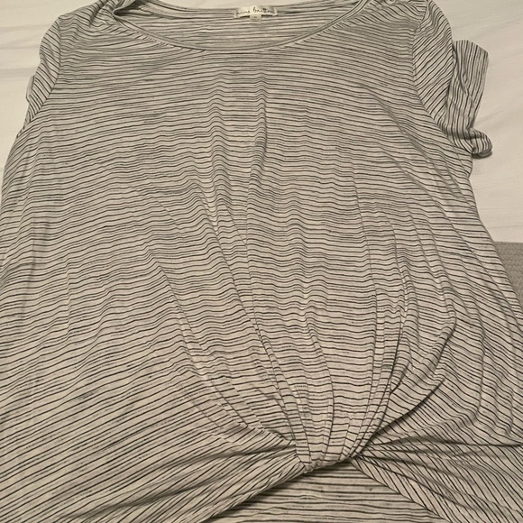 Nine Britton Top - Picture 3 of 5